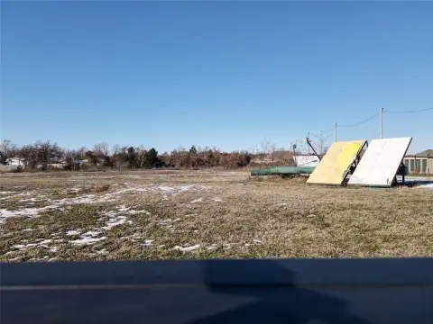 Commercial Land in Growing Town