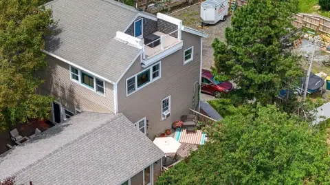 Five-Bedroom Duplex with Beach Access