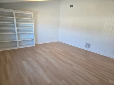 Private-Window Office Unit