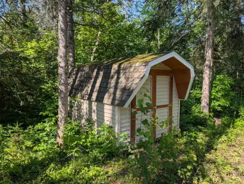 Spacious Land Parcel Near Lake Huron