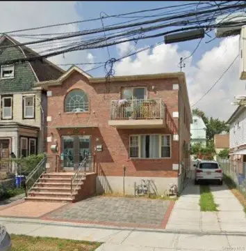 Flushing Duplex with Modern Upgrades