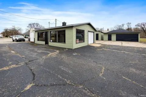 Versatile Commercial Property in Osceola