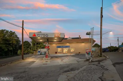 Tenant-Occupied Gas Station
