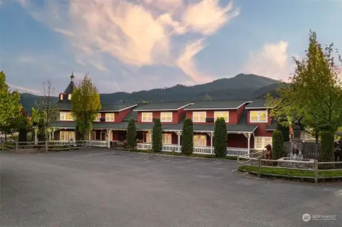 Self-Storage Facility with Lodging