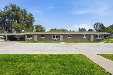 Renovated Triplex With Covered Parking