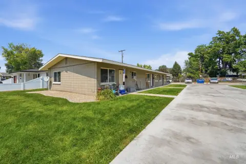 Leased Triplex With Covered Parking