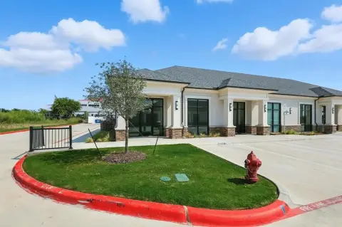 Modern Office Condo For Lease