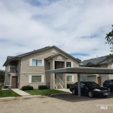 Quadplex with Community Pool