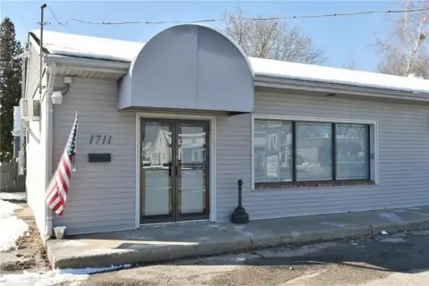 Commercial Unit in Prime Location