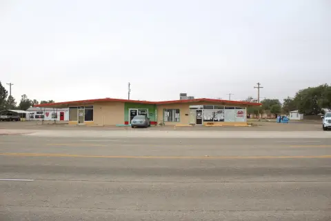 Four-Suite Retail Building