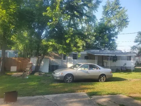 Commercial Lot with Income Potential