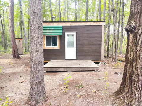 Off-Grid Cabin Retreat in Atlanta