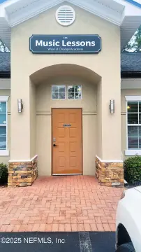 Upstairs Office Suite For Rent