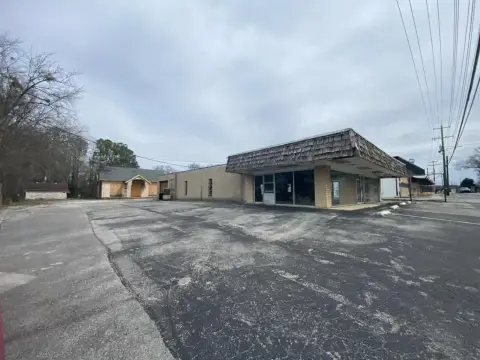 Unique Dalton Commercial Property