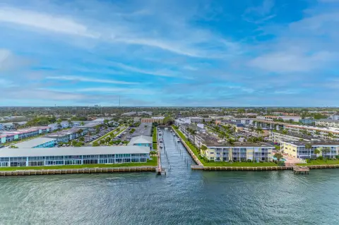 Waterfront Condo in North Palm Beach