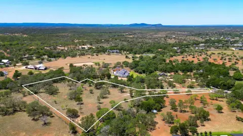 Acreage Estate Lot in Horseshoe Bay