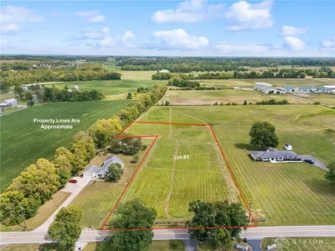 Residential Land in Clearcreek Twp