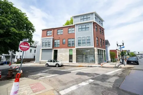 Prime Magoun Square Commercial Space