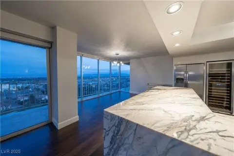 High-Floor Corner Unit with Views