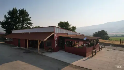 Remodeled Restaurant With Apartment