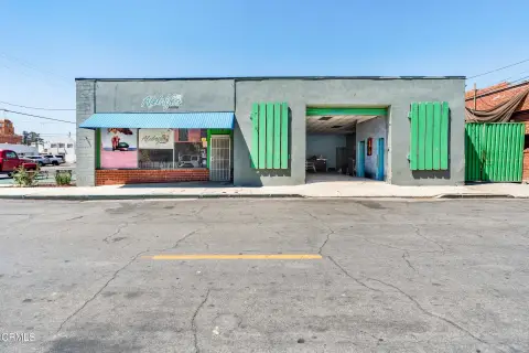 Prime Retail Space in Santa Paula