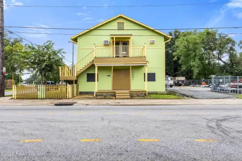 Mixed-Use Corner Live-Work Building