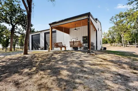 10-Acre Property with Barndo