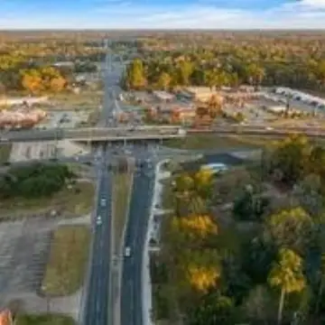 Commercial Land in High-Traffic Area