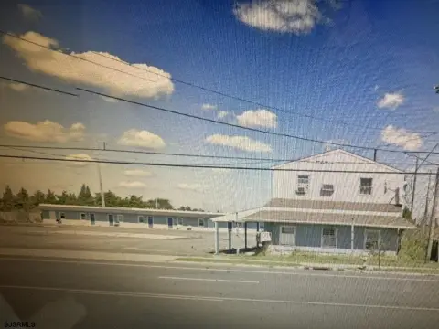 Motel with Manager's Apartment