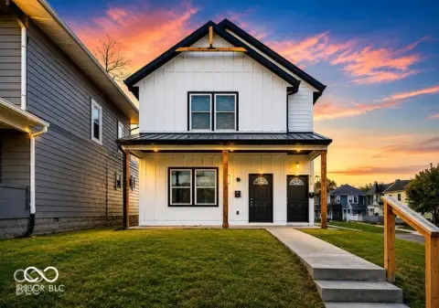 Duplex with Modern Finishes