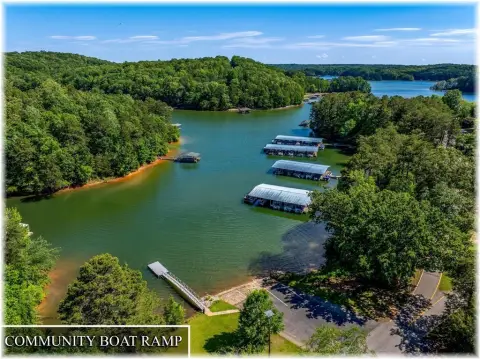 Residential Land in Chickasaw Point