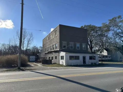 Mixed-Use Building in Temperance, MI