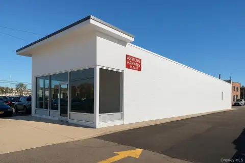 Prime Retail Space in New Hyde Park