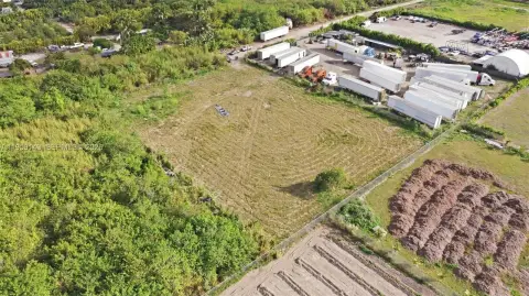 Expansive Land in Redlands, Miami