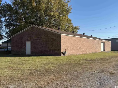 Commercial Building in Murray, KY