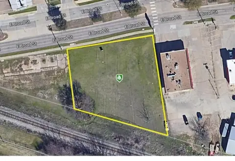 Commercial Lot on East Broad