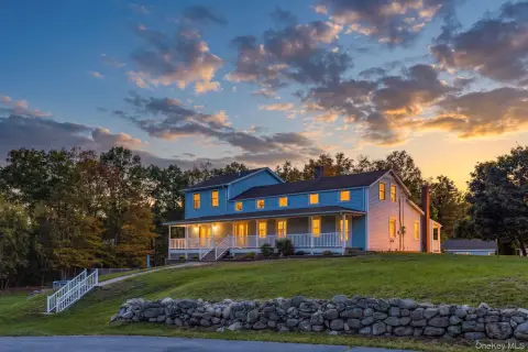 Duplex Property with Detached Barn