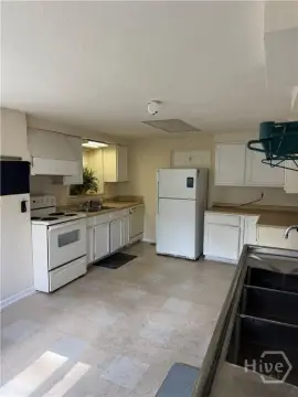 Commercial Kitchen with Private Entrance