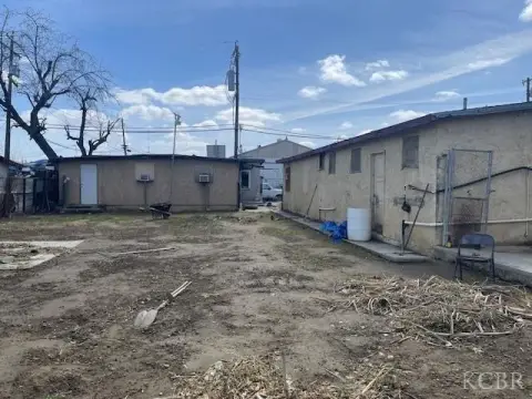 Mixed-Use Property in Huron, CA