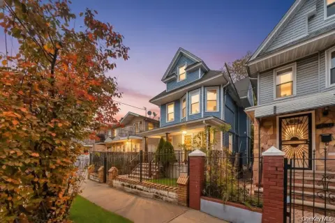 Renovated Two-Family Home, Richmond Hill