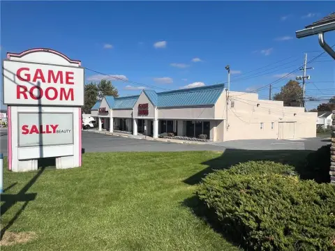 Retail Showroom with Road Frontage