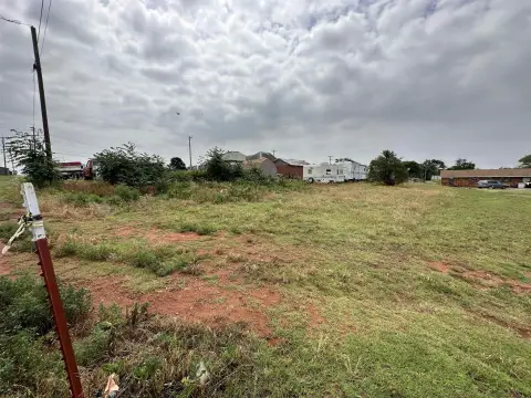 Residential Lot in Hammon, OK
