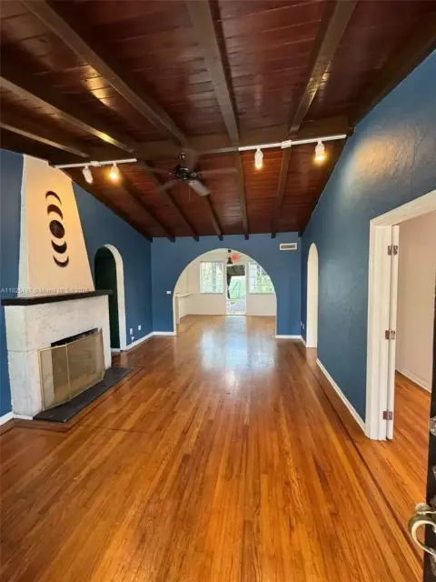 Miami Beach Residential Office Building