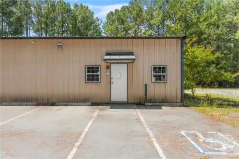 Warehouse with Heated Shop