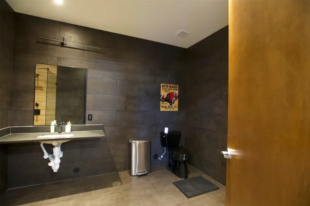 Picture 19