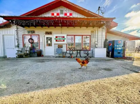 Oldfield Country Store on Highway