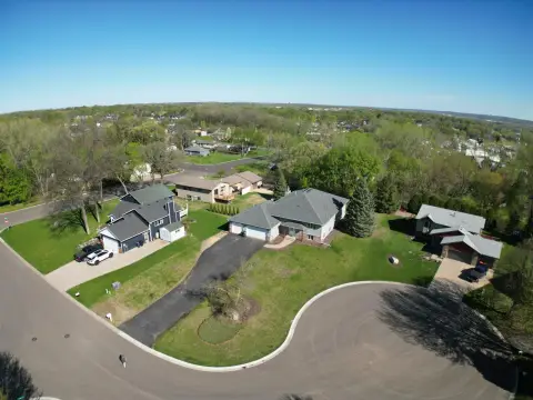 Up/Down Duplex with Walkout