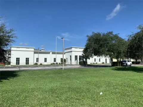 Single-Level Office Building