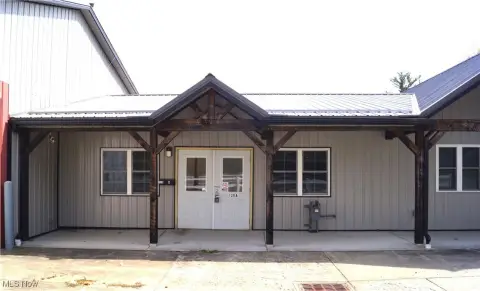 Renovated Commercial Space with Utilities