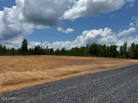 10 Acres in Kiln, MS